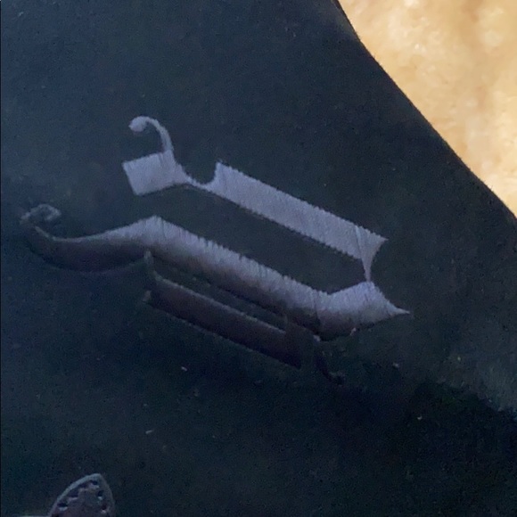 Versace - Picture 5 of 17